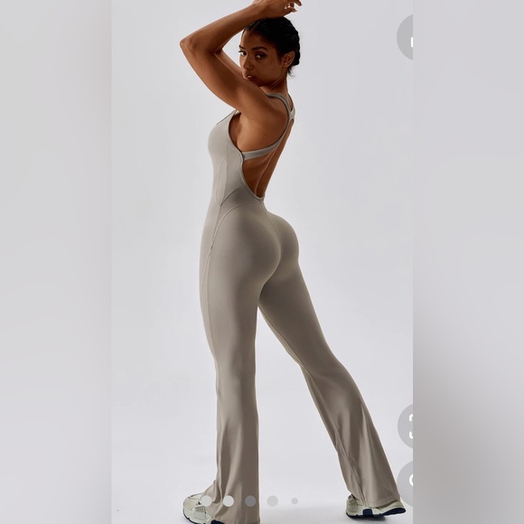 Amelia activewear jumpsuit size m - Picture 2 of 9